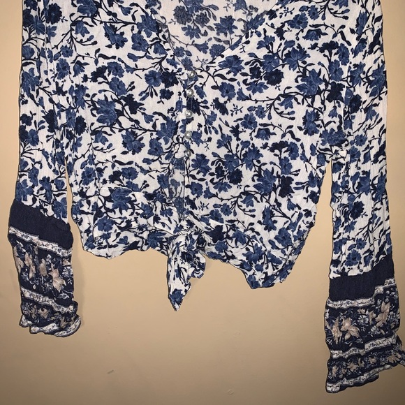 American Eagle Top - Picture 3 of 3